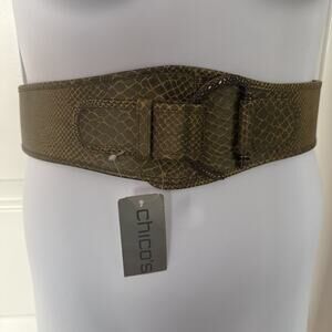 Chicos Snakeskin Belt Small Green Tone Large Asymmetrical Buckle Leather Lined